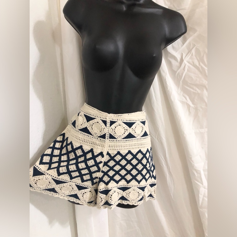 Cream navy crochet diamond print cotton boho micro shorts‎ size Small BRAND NEW